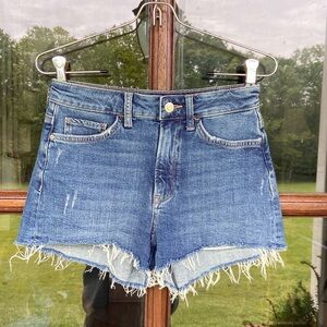 Mavi jean denim shorts. Intentionally‎ distressed. Size 24